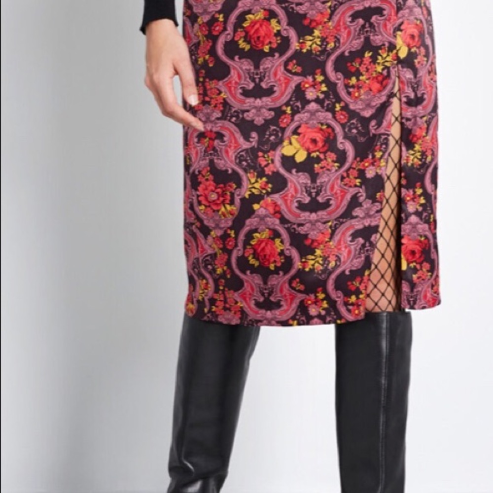 Modcloth Pink Floral Pencil Skirt - Picture 6 of 9